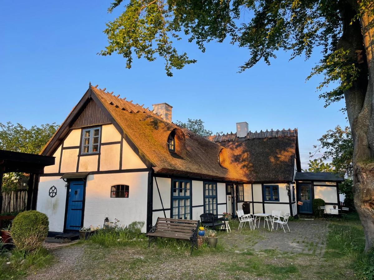 Vaerelser I Historisk Hus Med Sjael Og Atmosfaere Helsinge Kültér fotó